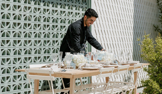 What does a wedding planner do?